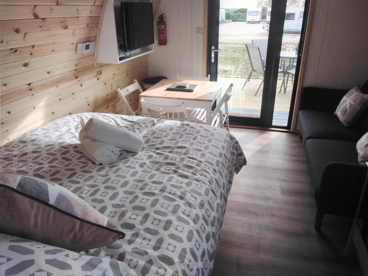 Glamping Pods 호텔 크로머 외부 사진